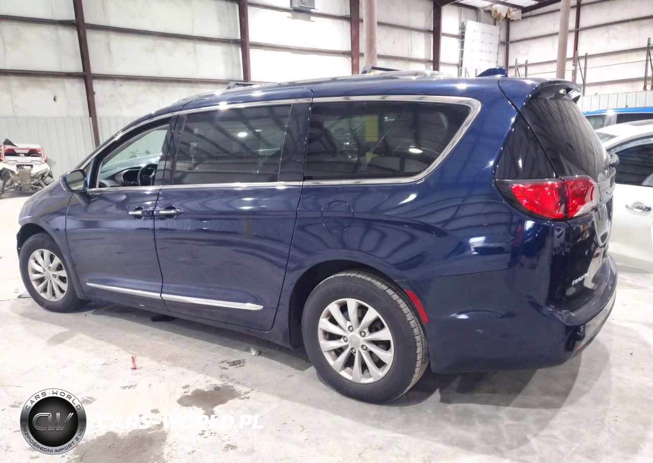 2019 Chrysler Pacifica Touring L VIN:2C4RC1BG6KR554537 - 2