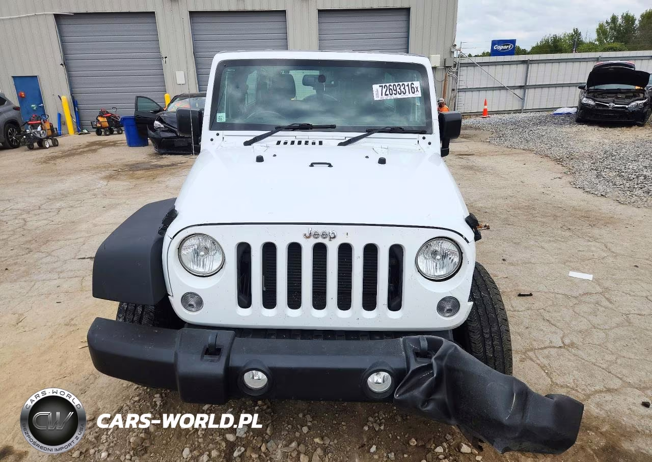 2015 Jeep Wrangler Unlimited Sport VIN:1C4BJWKG4FL632204 - 5