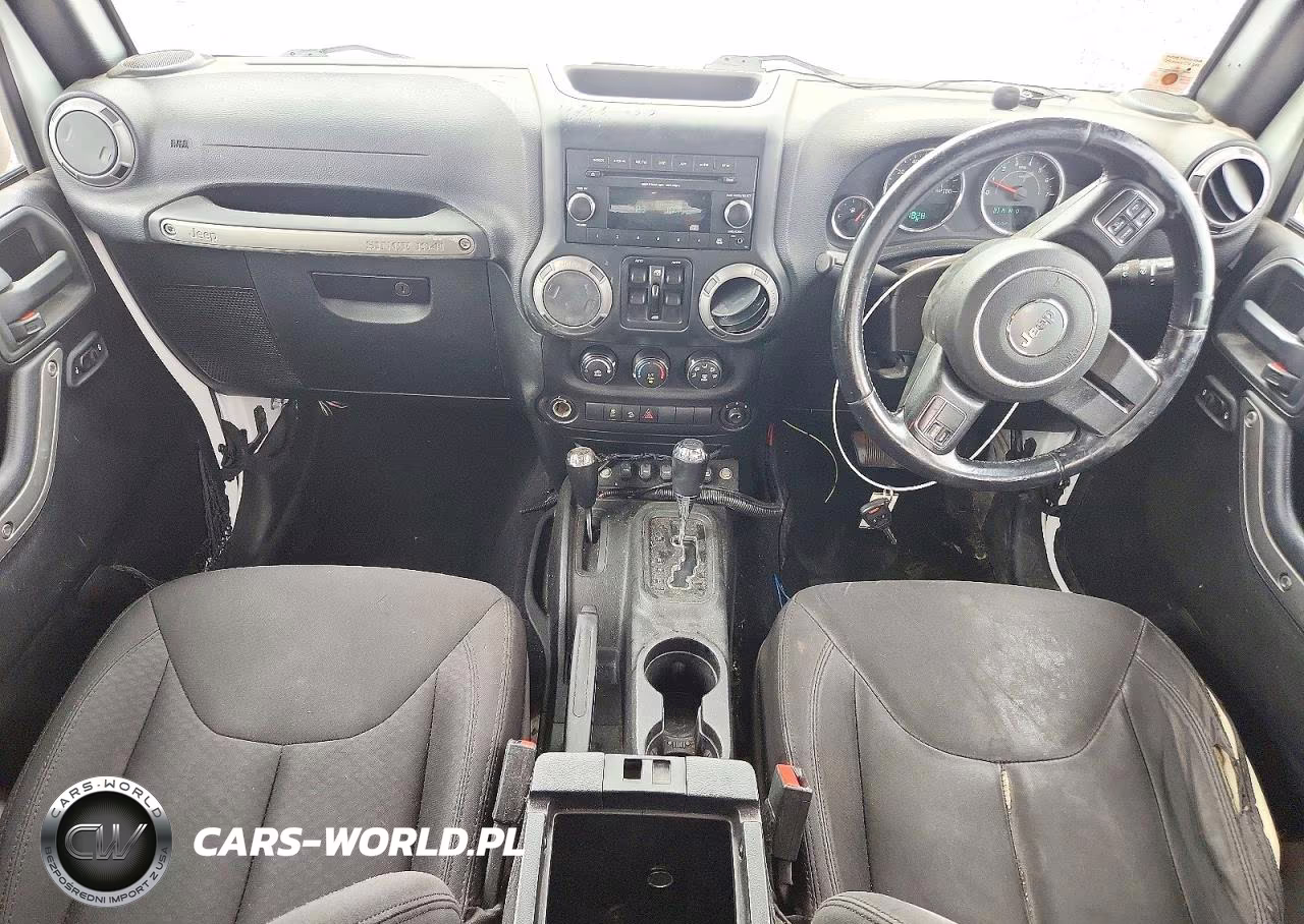 2015 Jeep Wrangler Unlimited Sport VIN:1C4BJWKG4FL632204 - 8