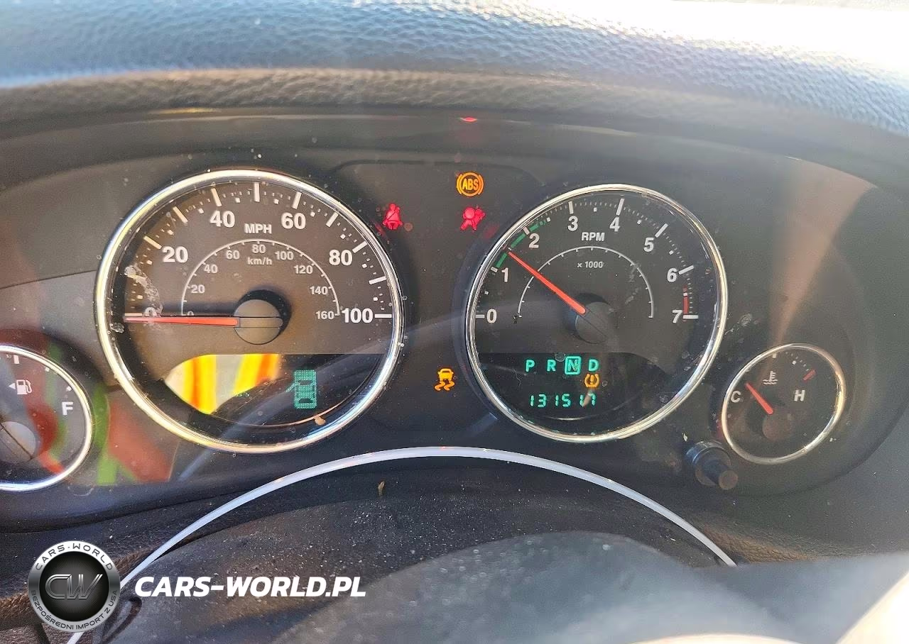 2012 Jeep Wrangler Unlimited Sahara VIN:1C4BJWEG9CL133325 - 9