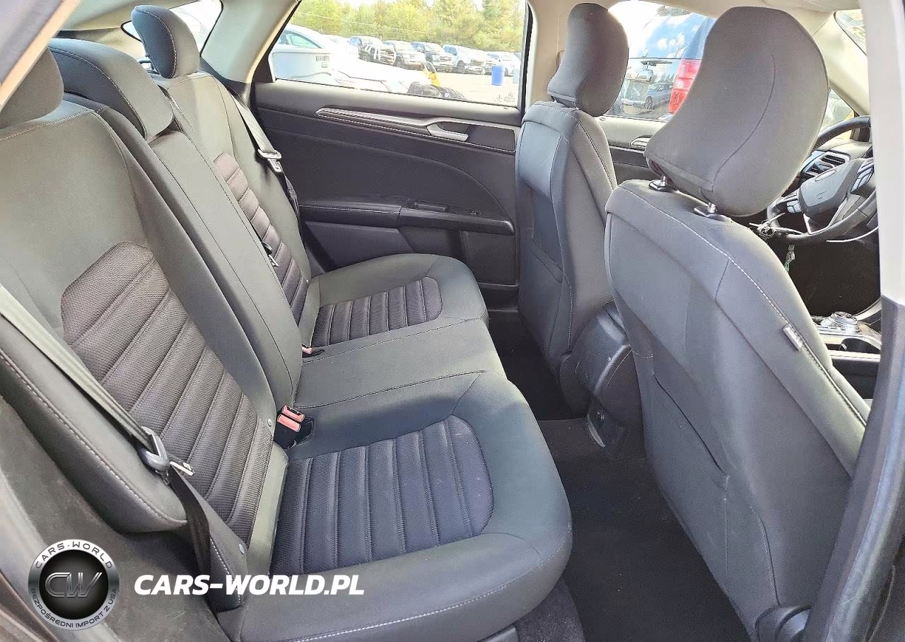 2017 Ford Fusion Se VIN:3FA6P0G79HR136900 - 10