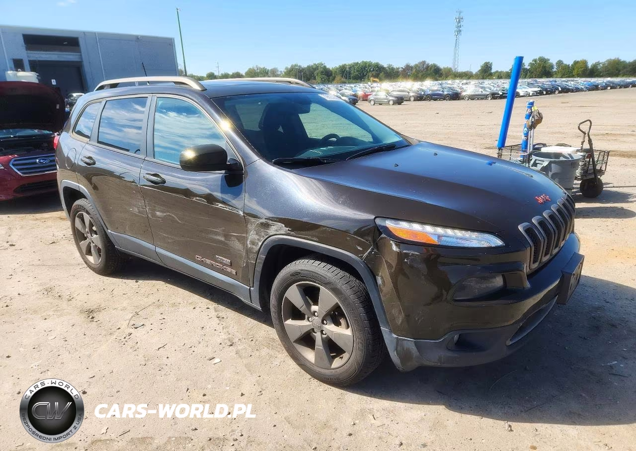 2016 Jeep Cherokee Latitude VIN:1C4PJMCB9GW317198 - 4