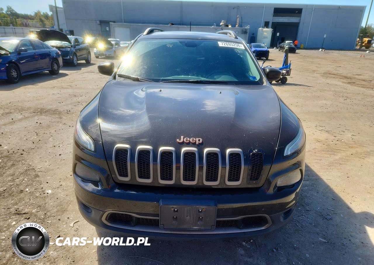 2016 Jeep Cherokee Latitude VIN:1C4PJMCB9GW317198 - 5