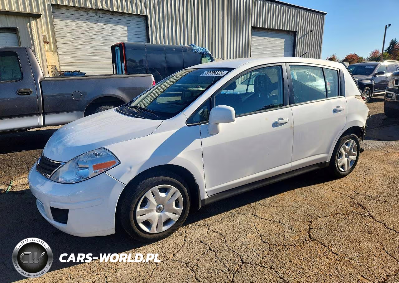 2012 Nissan Versa 1.8 S – zdjęcie 1 z 13