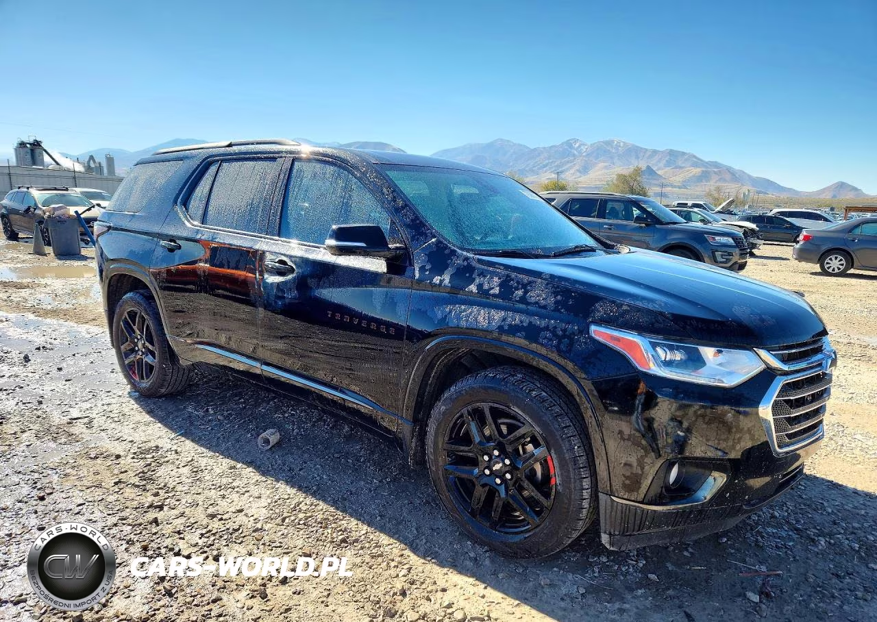 2020 Chevrolet Traverse Premier VIN:1GNEVKKWXLJ133682 - 4