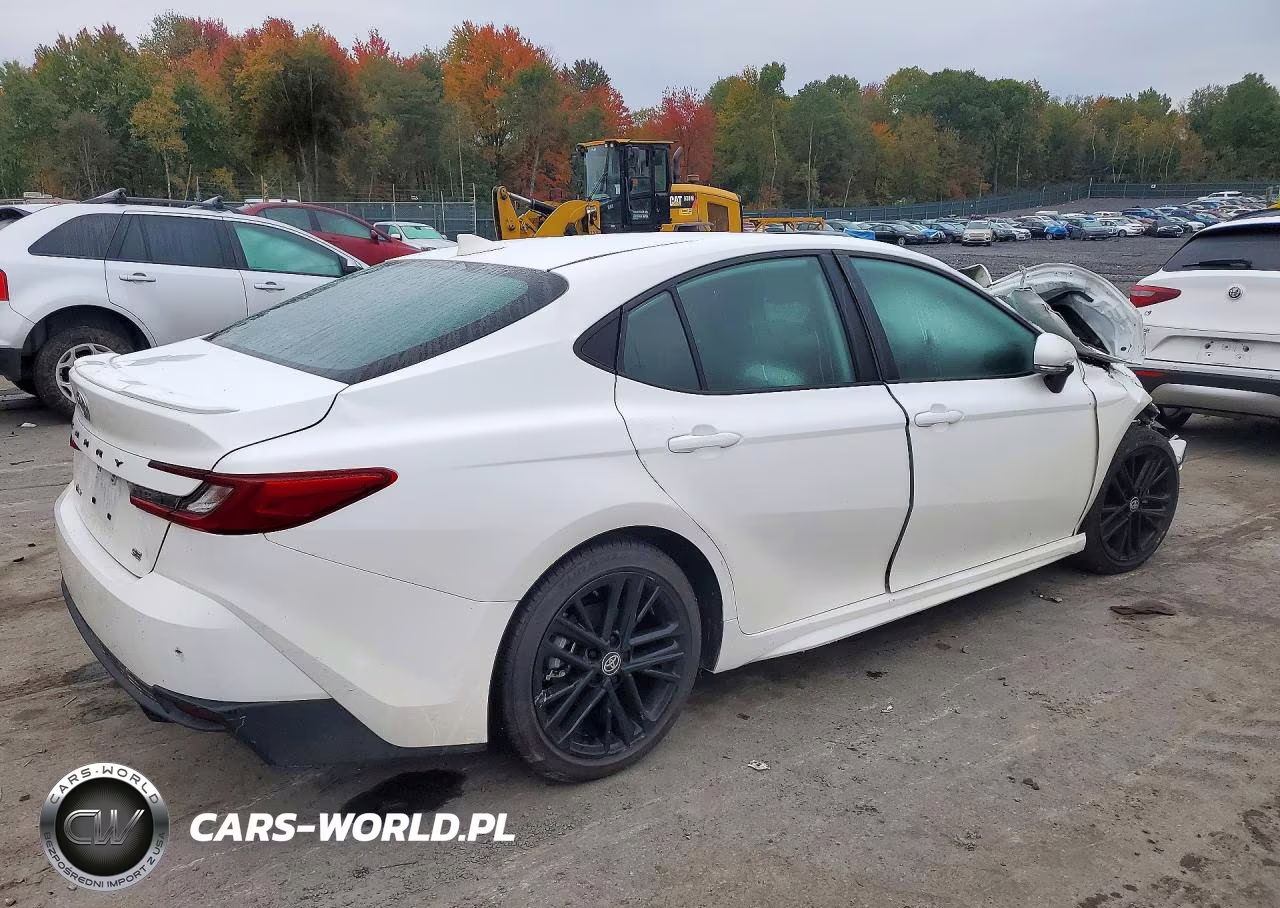 2026 Toyota Camry Se VIN:4T1DAACK2TU279459 - 3