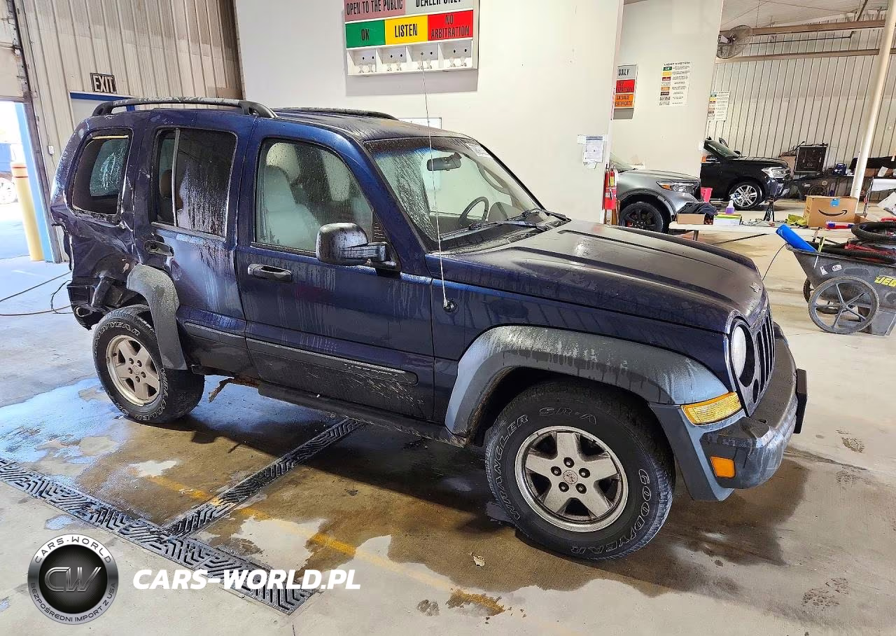 2006 Jeep Liberty Sport VIN:1J4GL48KX6W179487 - 4
