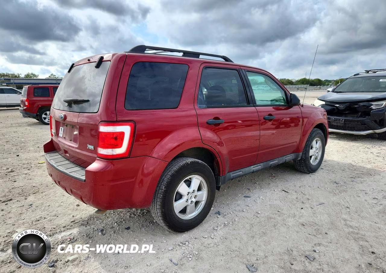 2010 Ford Escape Xlt VIN:1FMCU0DGXAKB30393 - 3