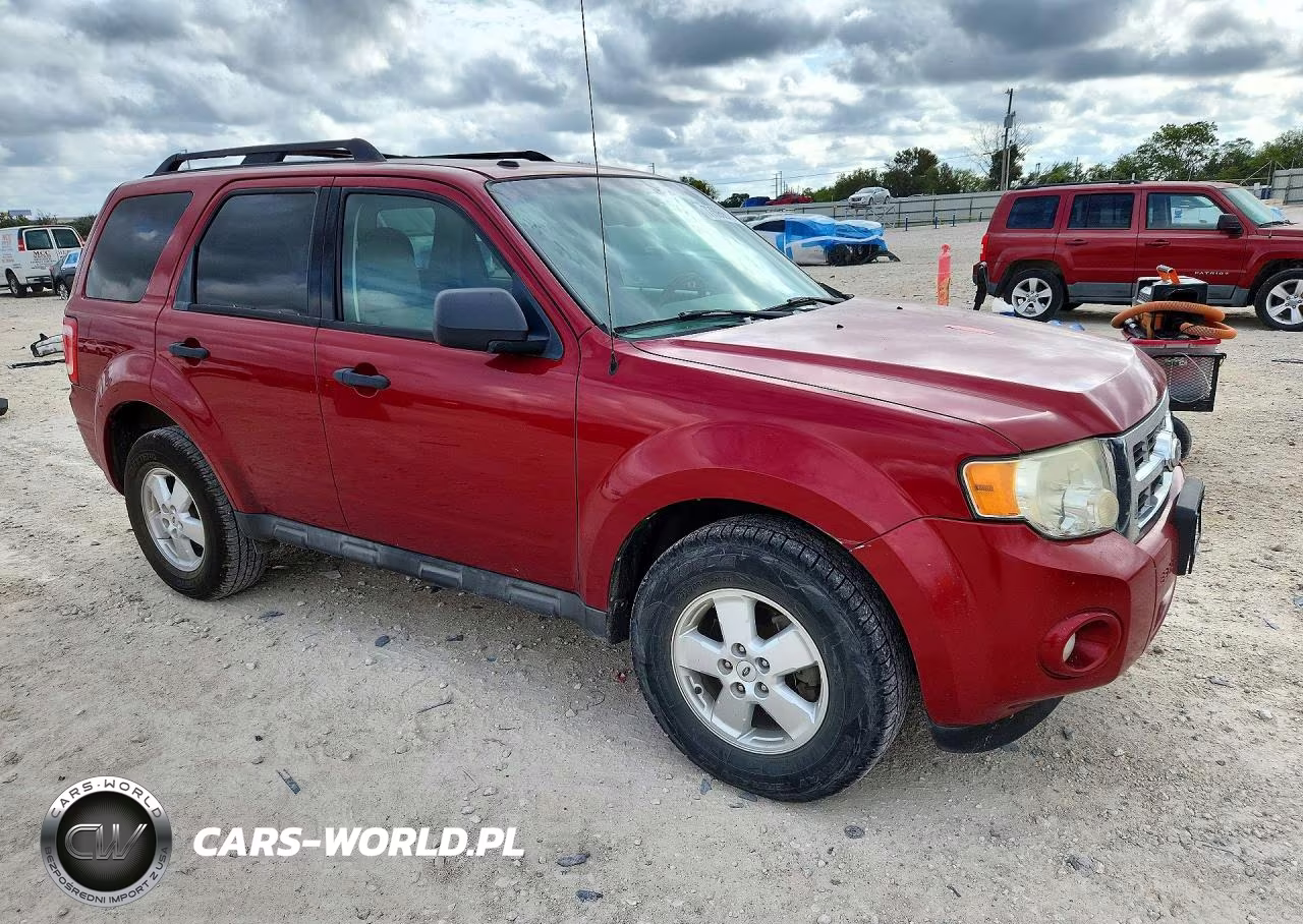 2010 Ford Escape Xlt VIN:1FMCU0DGXAKB30393 - 4