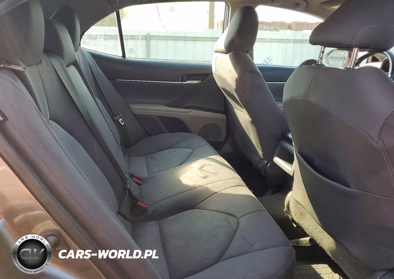 2021 Toyota Camry Le VIN:4T1C11AK1MU542928 - 10