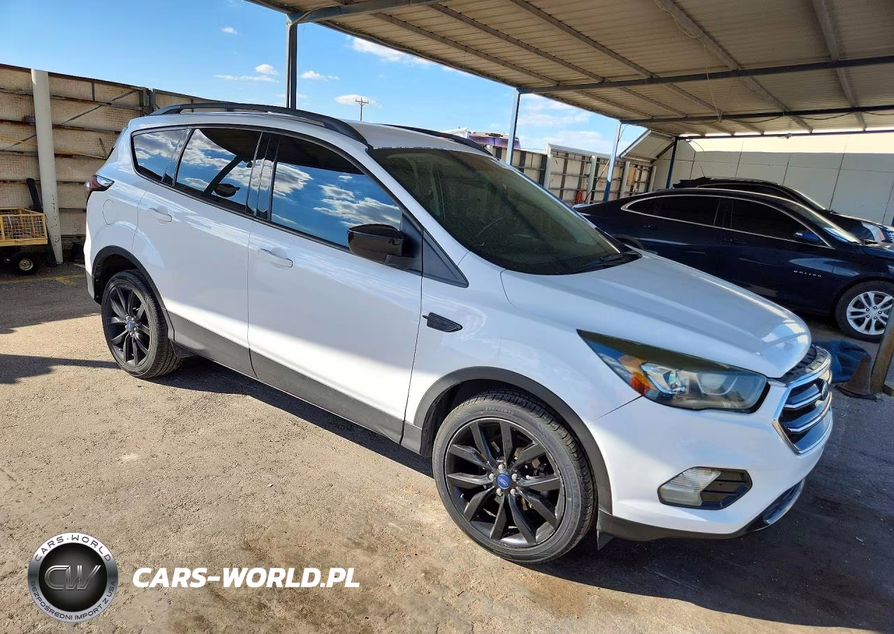 2017 Ford Escape Se VIN:1FMCU0GD4HUC12782 - 4