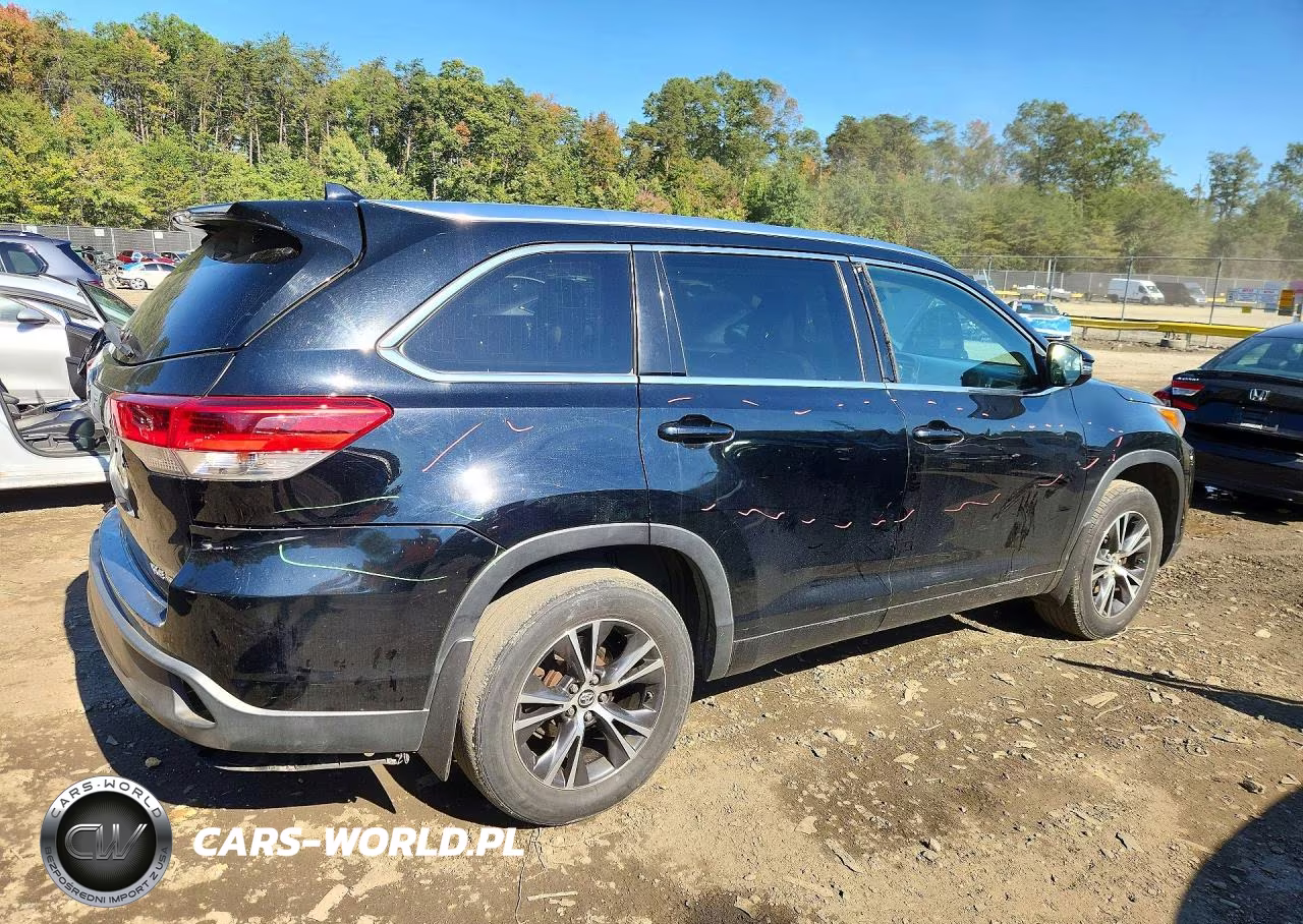 2017 Toyota Highlander Xle VIN:5TDJZRFH9HS445325 - 3