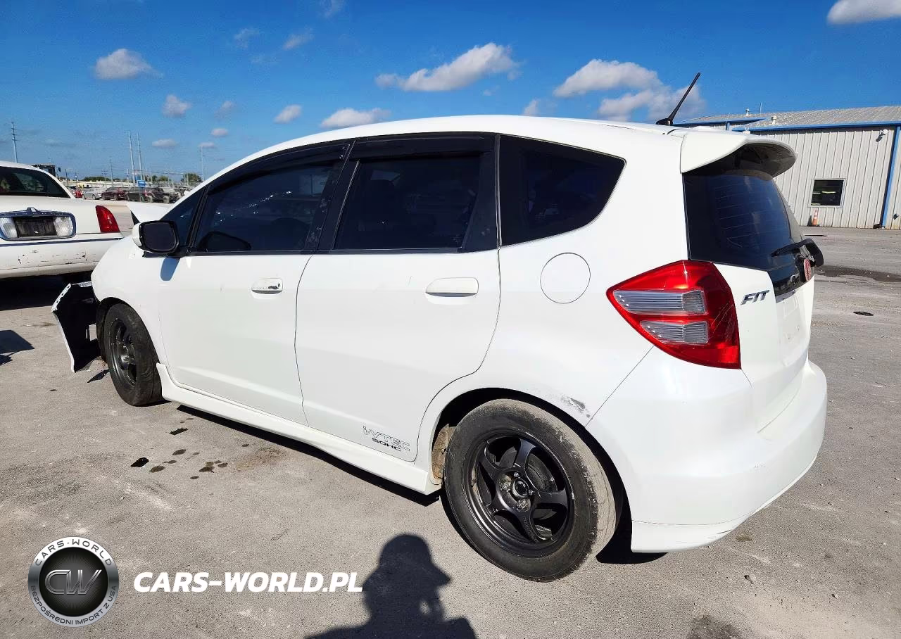 2013 Honda Fit Sport VIN:JHMGE8H51DC043943 - 2