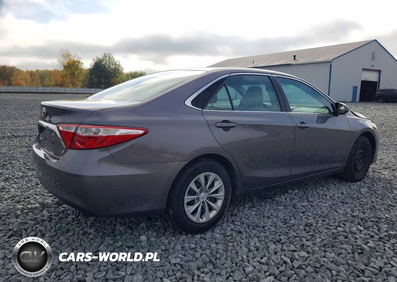 2015 Toyota Camry Le VIN:4T1BF1FK9FU114212 - 3