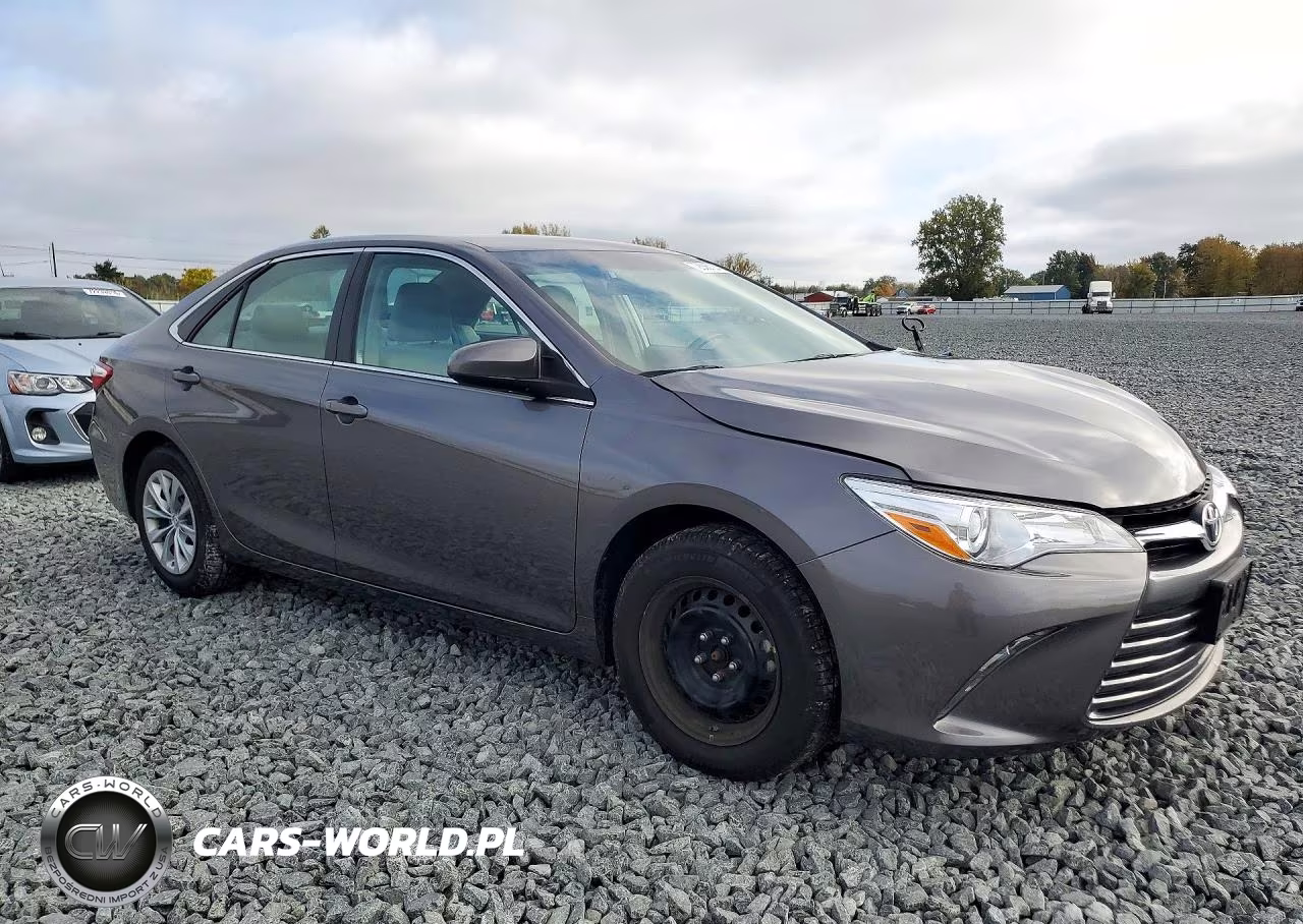 2015 Toyota Camry Le VIN:4T1BF1FK9FU114212 - 4