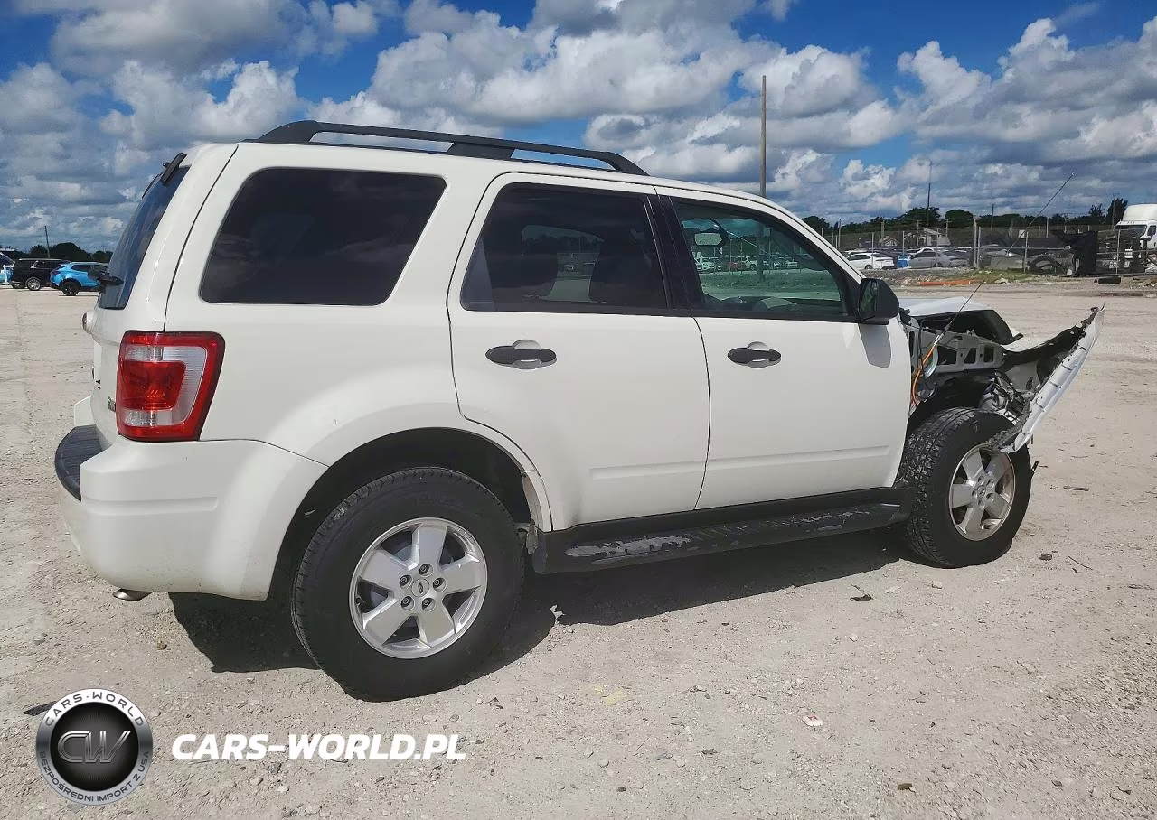 2012 Ford Escape Xlt VIN:1FMCU0DG9CKB15872 - 3