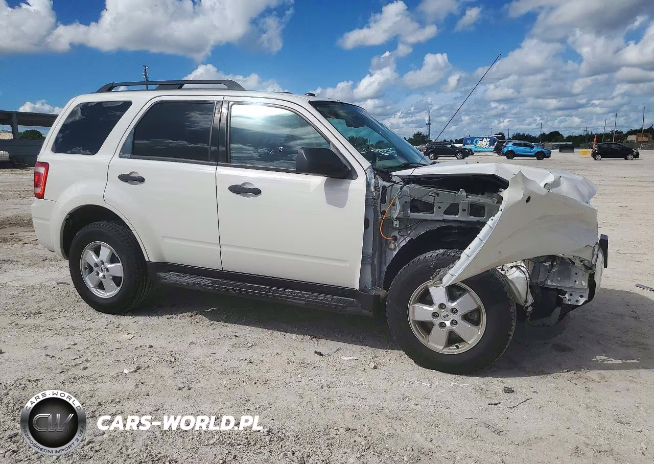 2012 Ford Escape Xlt VIN:1FMCU0DG9CKB15872 - 4