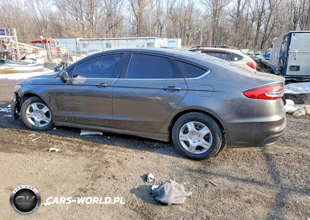2019 Ford Fusion S VIN:3FA6P0G76KR250151 - 2