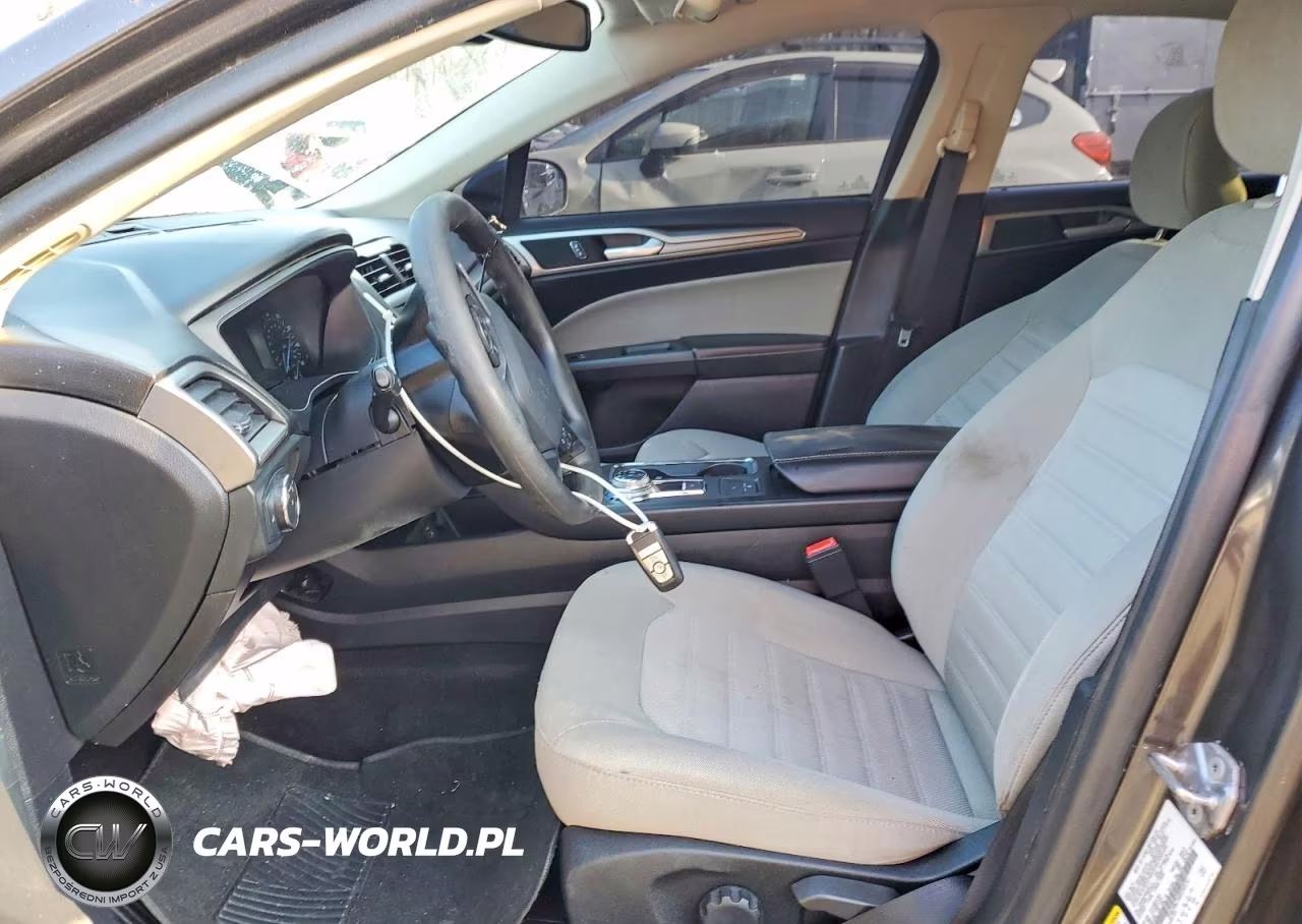 2019 Ford Fusion S VIN:3FA6P0G76KR250151 - 7