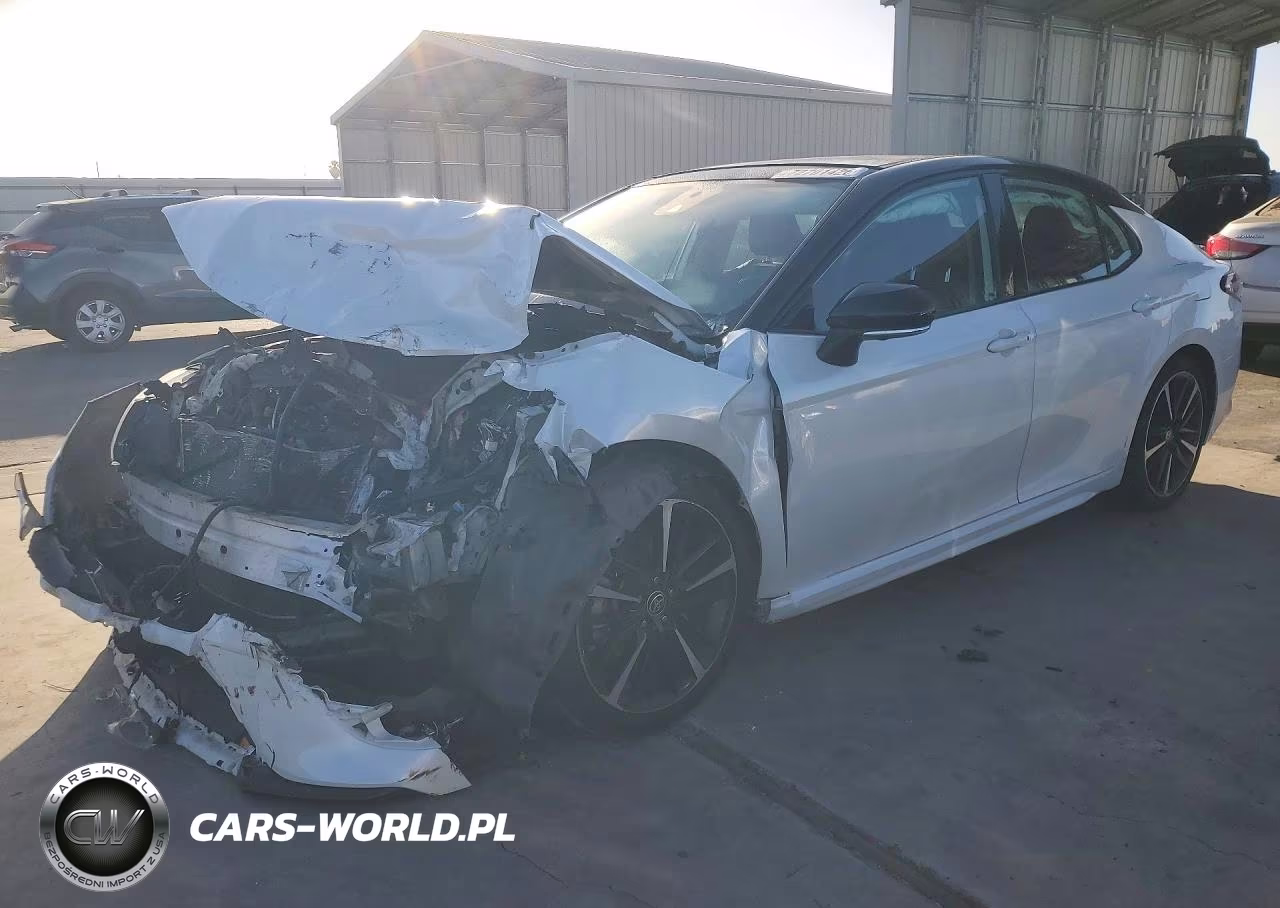2020 Toyota Camry Xse V6 – zdjęcie 1 z 13