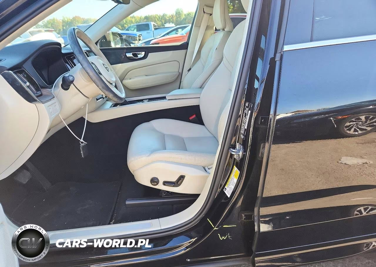 2021 Volvo Xc60 T5 Momentum VIN:YV4102RK6M1880610 - 13