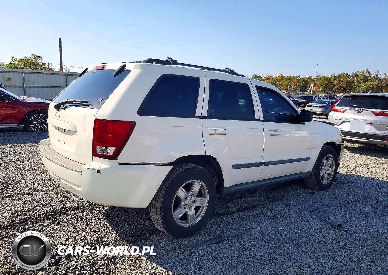 2007 Jeep Grand Cherokee Laredo VIN:1J8GR48K47C502108 - 3