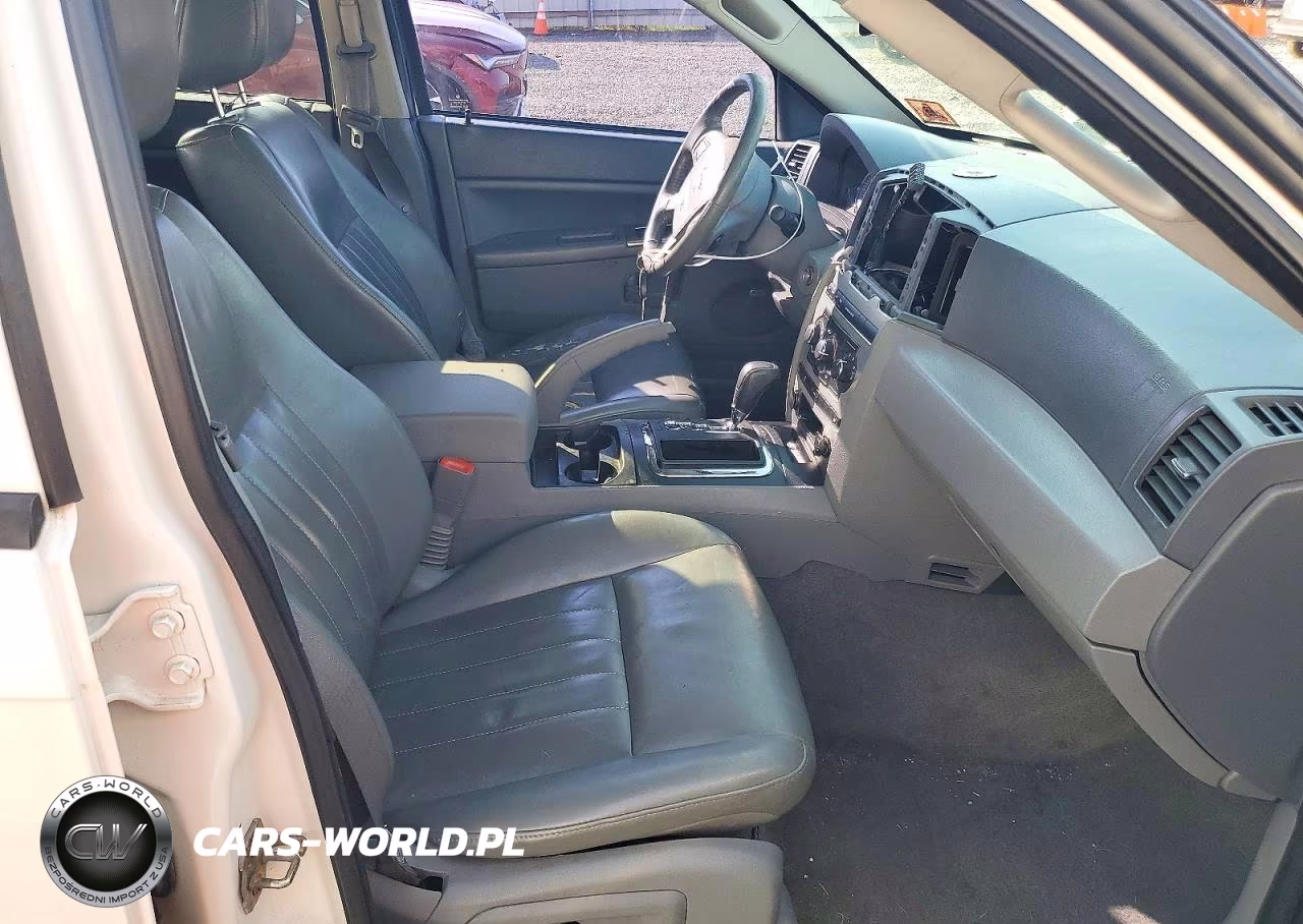 2007 Jeep Grand Cherokee Laredo VIN:1J8GR48K47C502108 - 7