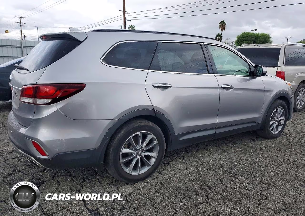 2018 Hyundai Santa Fe Se VIN:KM8SM4HF5JU269212 - 3