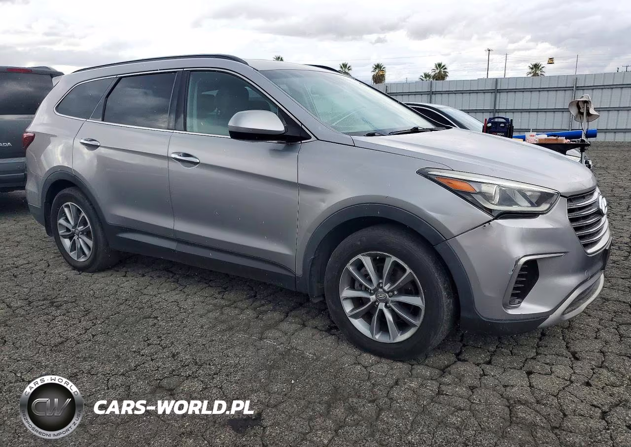 2018 Hyundai Santa Fe Se VIN:KM8SM4HF5JU269212 - 4