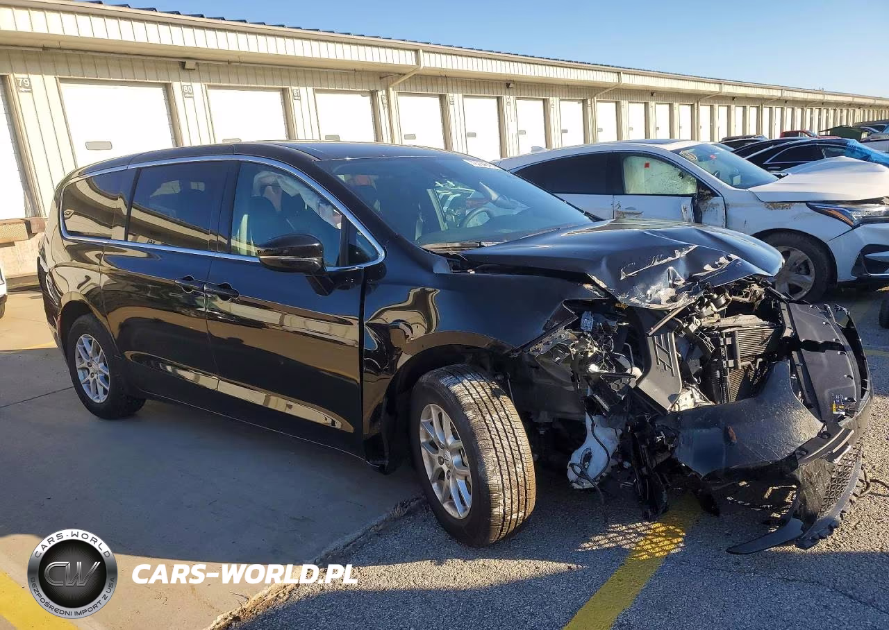 2026 Chrysler Pacifica Select VIN:2C4RC1BG6TR172283 - 4