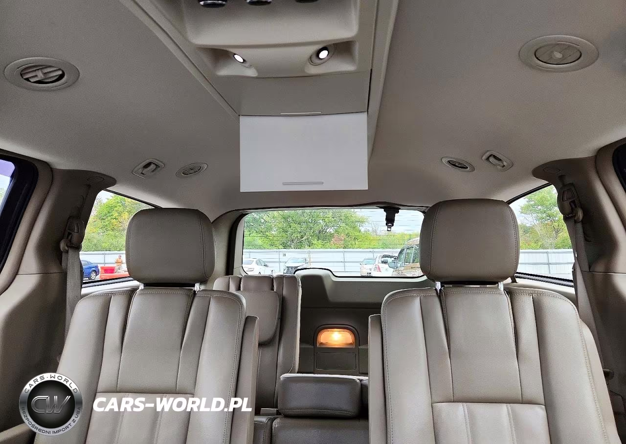 2014 Chrysler Town & Country Touring VIN:2C4RC1BG4ER168459 - 10