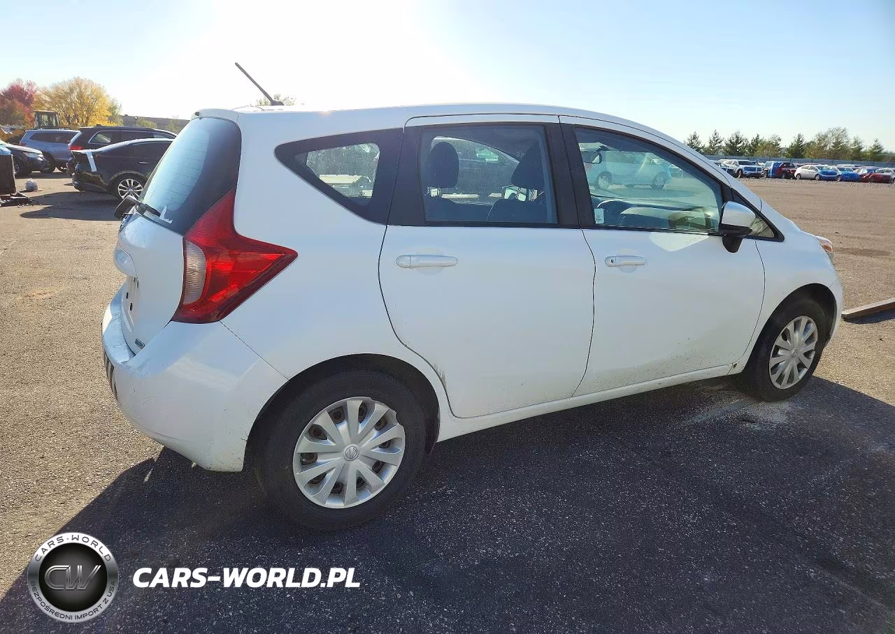 2016 Nissan Versa Note S Plus VIN:3N1CE2CP6GL402303 - 3