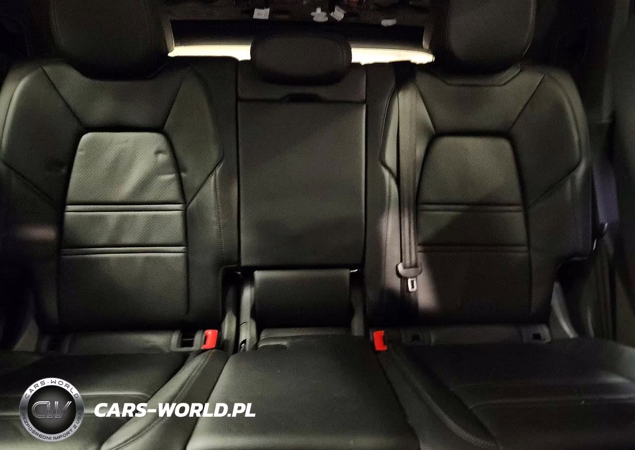 2021 Porsche Cayenne VIN:WP1AA2AY8MDA00729 - 10