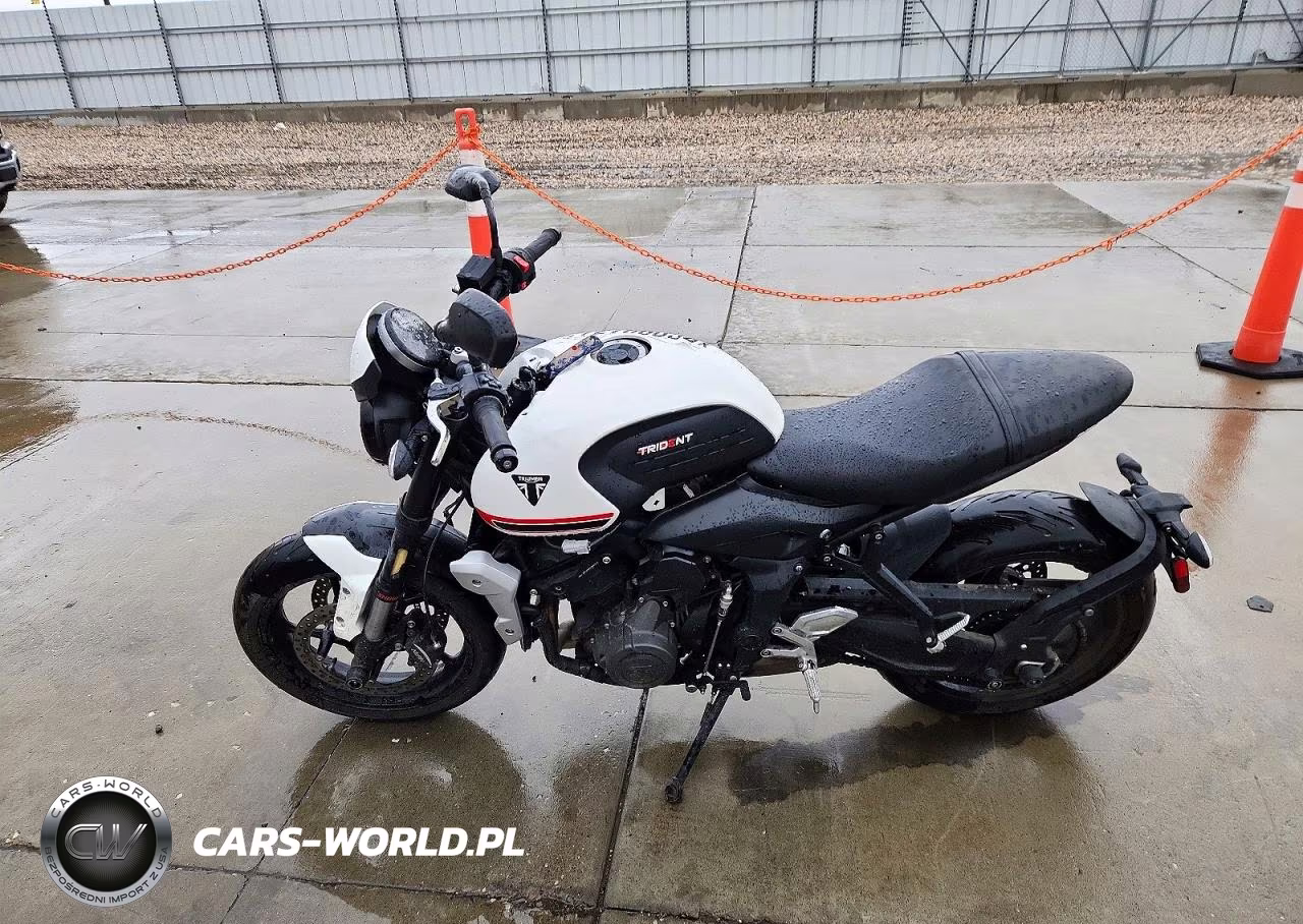 2022 Triumph Motorcycle Trident 660 VIN:SMTL10UL2NTAH9238 - 3