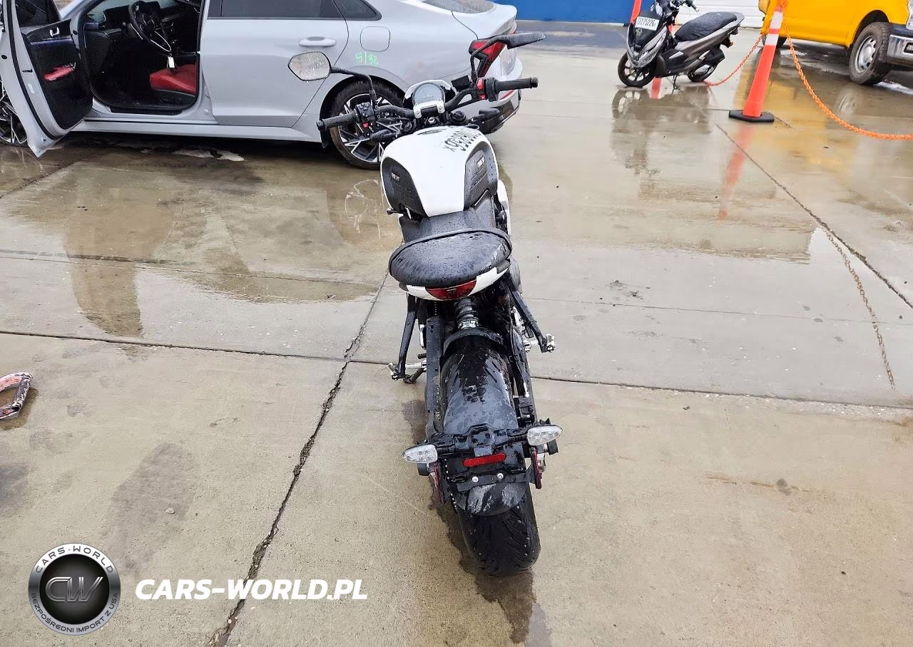 2022 Triumph Motorcycle Trident 660 VIN:SMTL10UL2NTAH9238 - 4