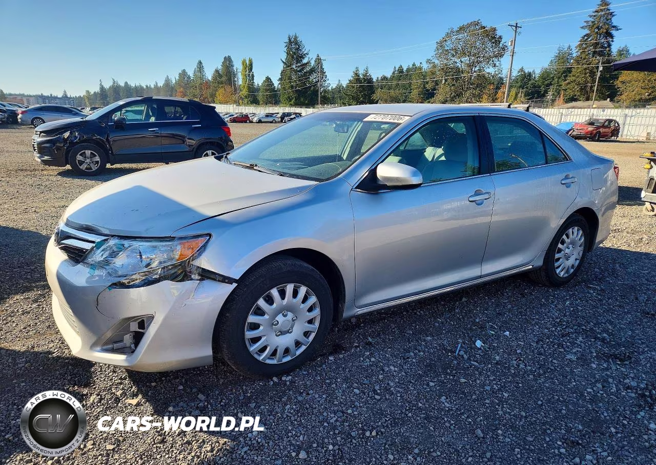 2012 Toyota Camry Le – zdjęcie 1 z 12
