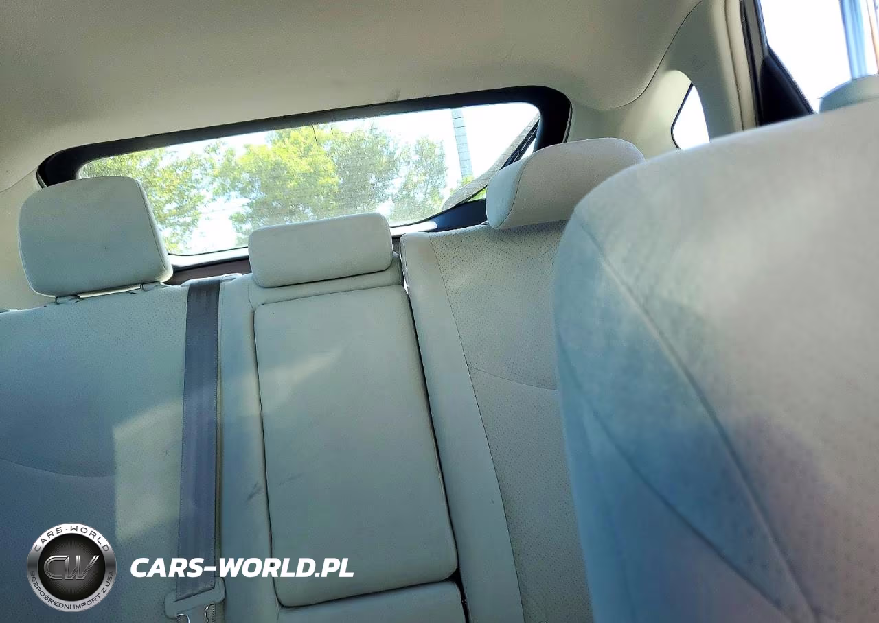 2011 Toyota Prius Two VIN:JTDKN3DU0B0260863 - 10