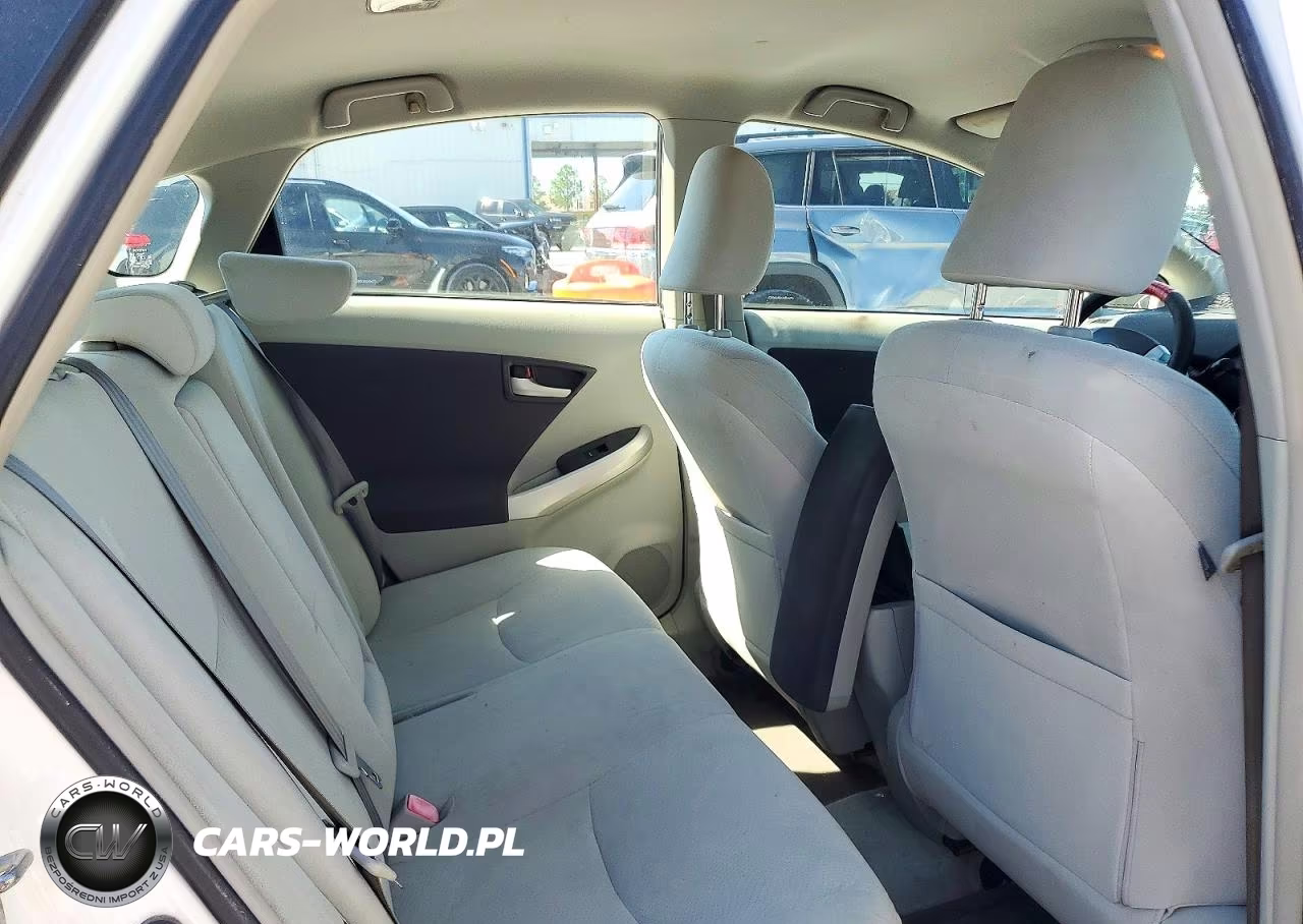 2011 Toyota Prius Two VIN:JTDKN3DU0B0260863 - 11