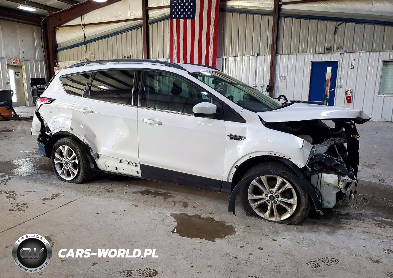 2018 Ford Escape Se VIN:1FMCU0GD9JUA81399 - 4