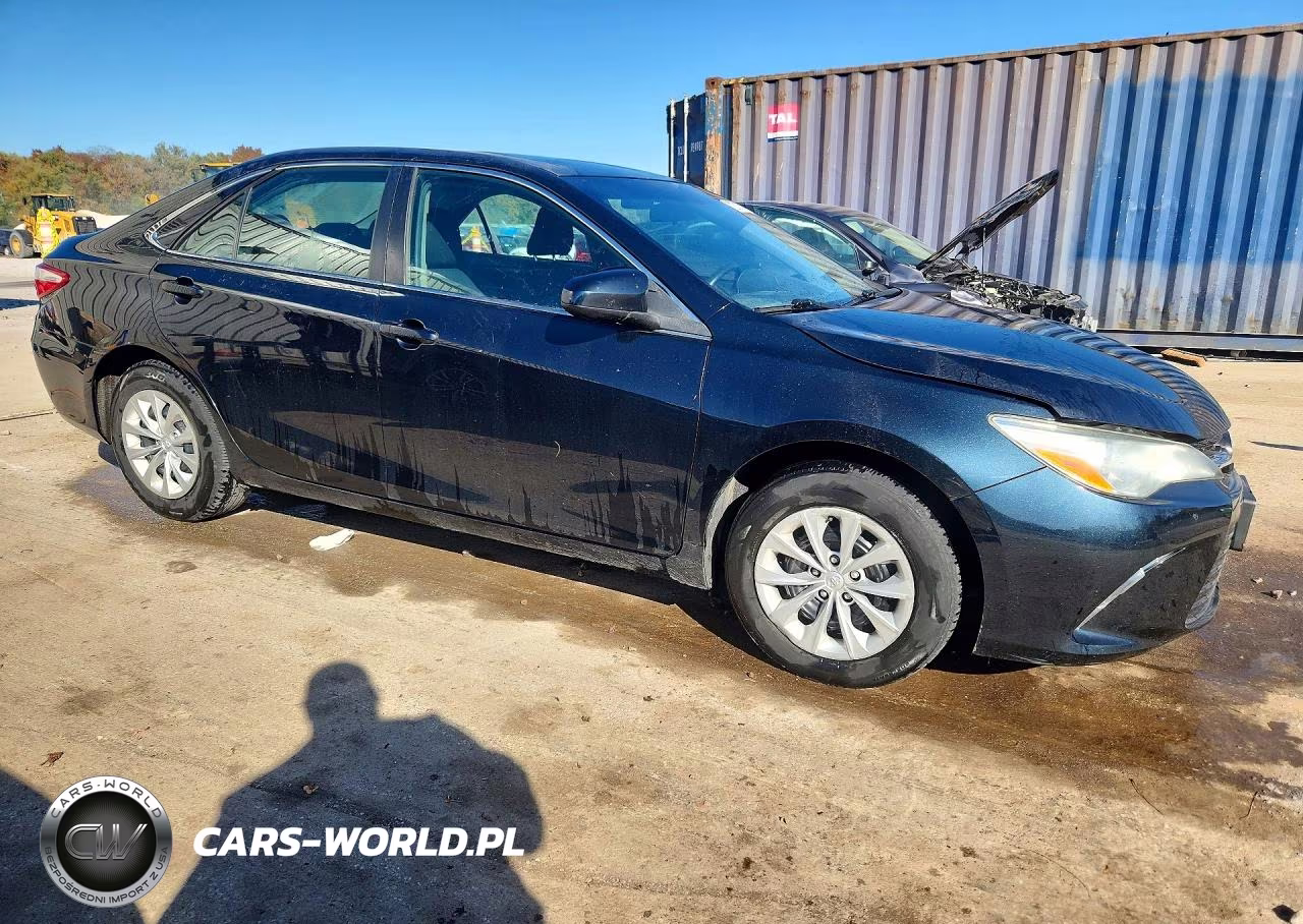2015 Toyota Camry Le VIN:4T4BF1FKXFR501423 - 4