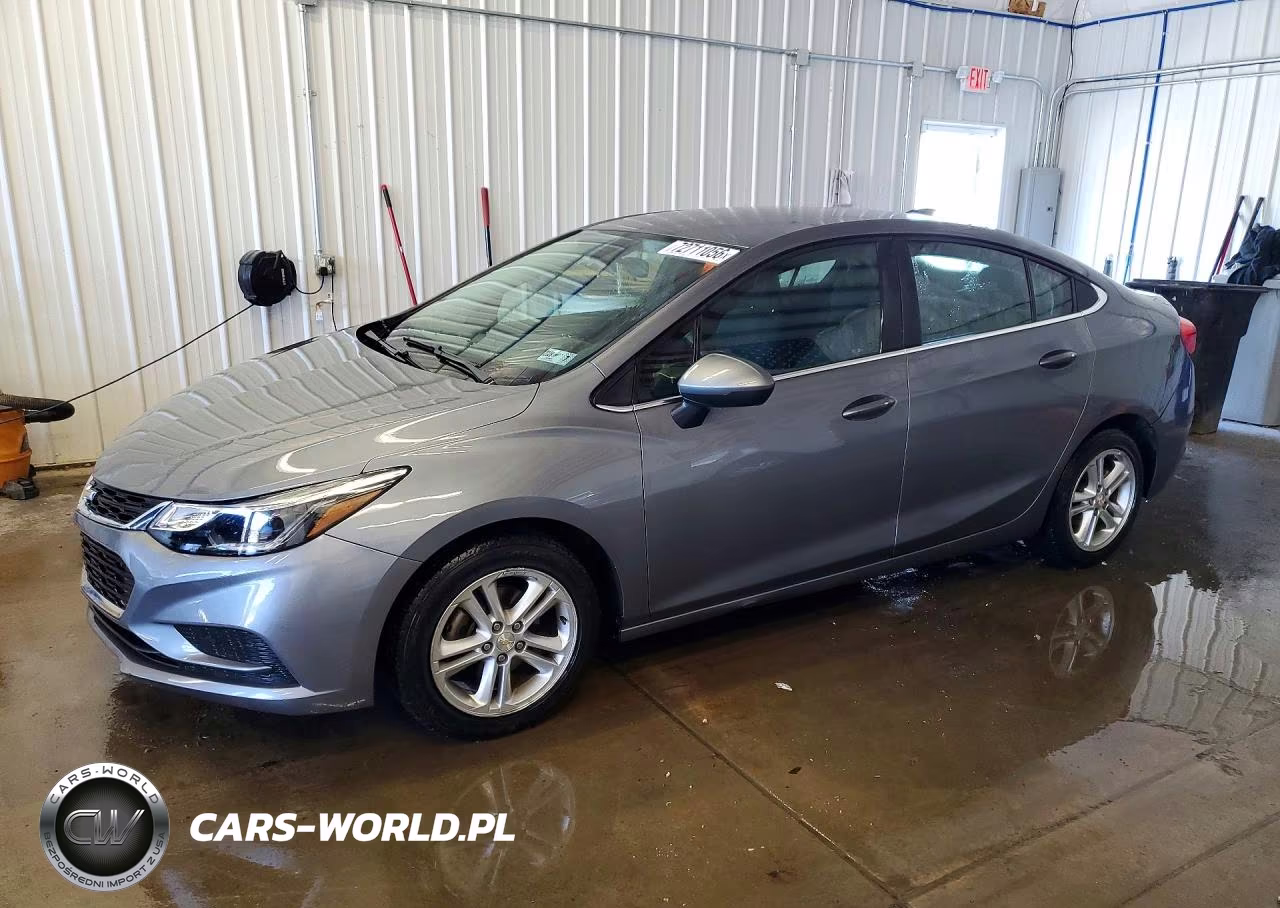 2018 Chevrolet Cruze Lt VIN:1G1BE5SM4J7228883 - 1