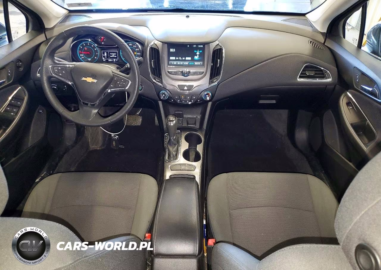 2018 Chevrolet Cruze Lt VIN:1G1BE5SM4J7228883 - 8
