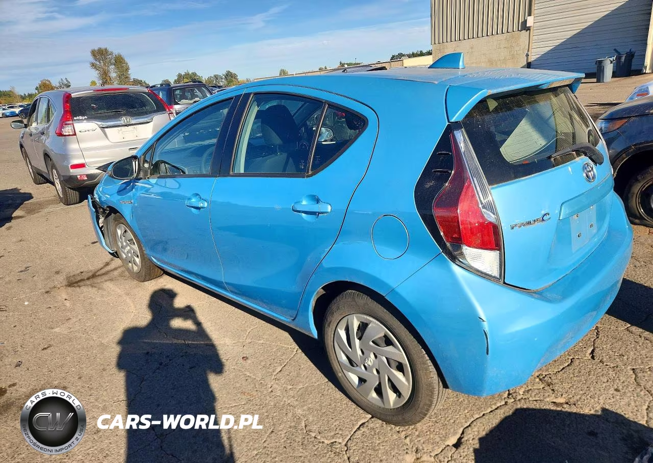 2015 Toyota Prius C Two VIN:JTDKDTB32F1114820 - 2