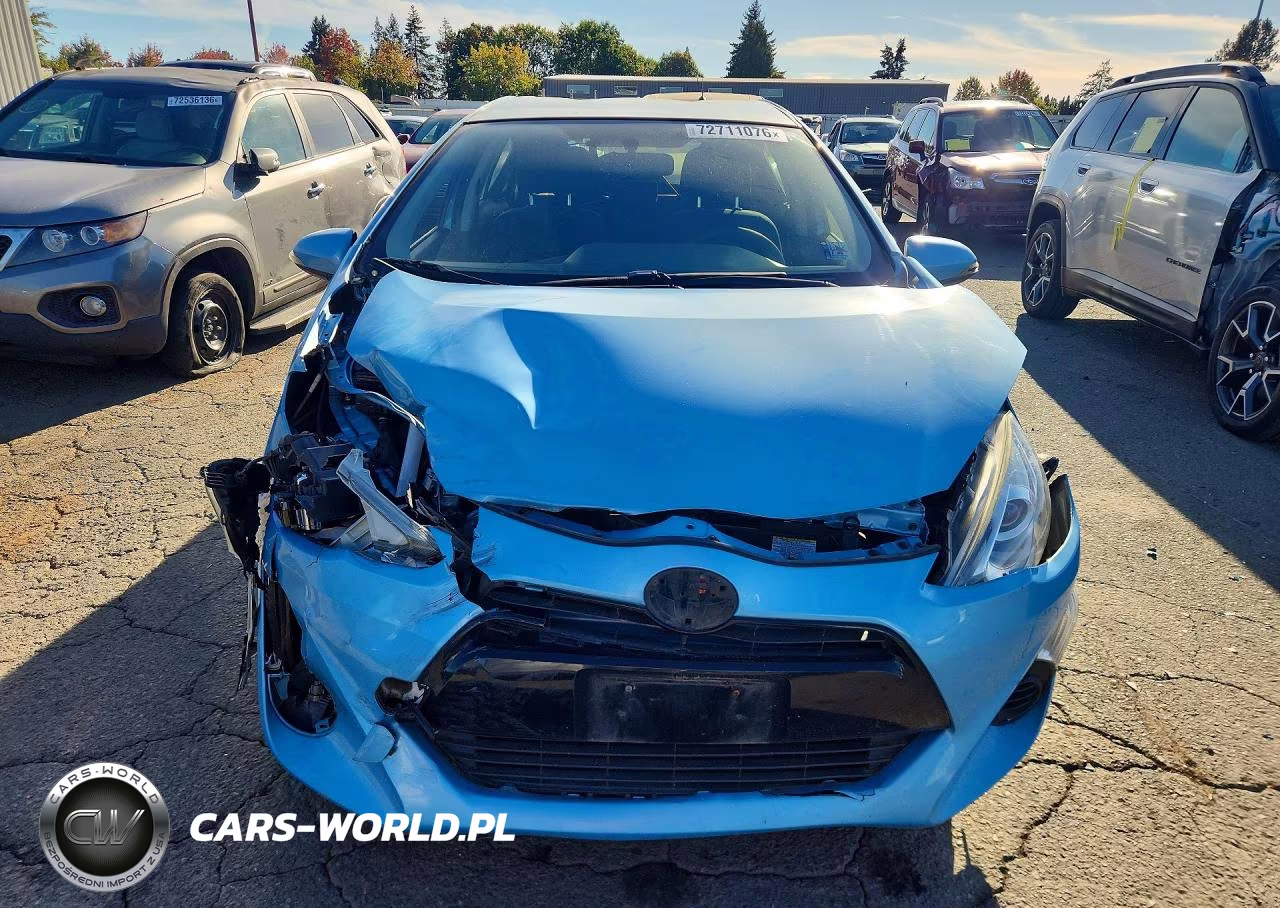 2015 Toyota Prius C Two VIN:JTDKDTB32F1114820 - 5