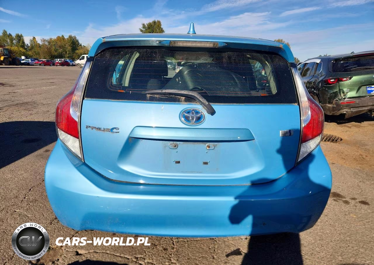 2015 Toyota Prius C Two VIN:JTDKDTB32F1114820 - 6