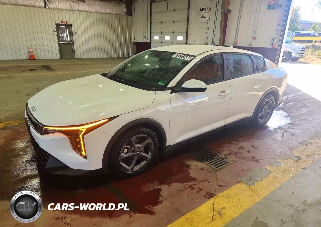 2025 Kia K4 Lxs VIN:3KPFT4DE9SE112417 - 1