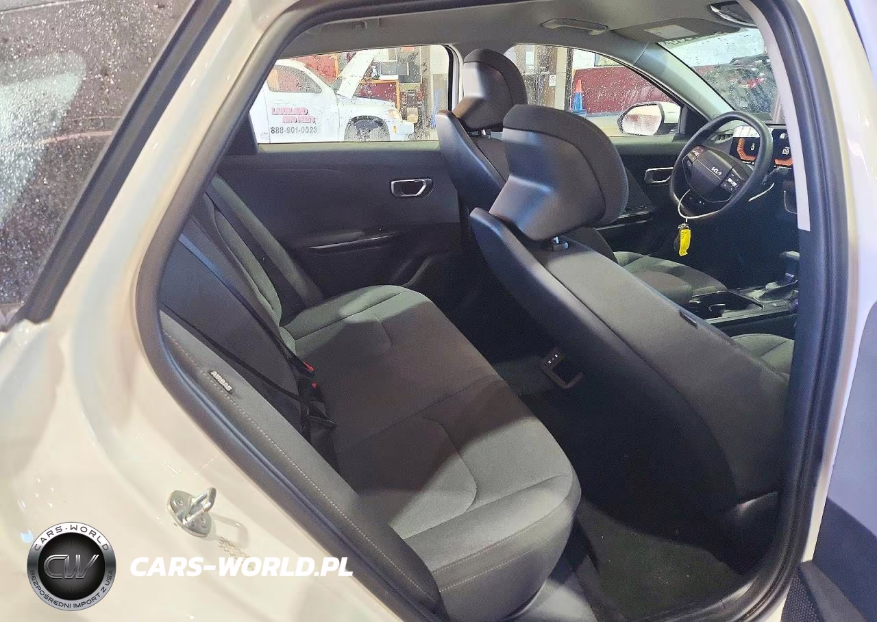 2025 Kia K4 Lxs VIN:3KPFT4DE9SE112417 - 10