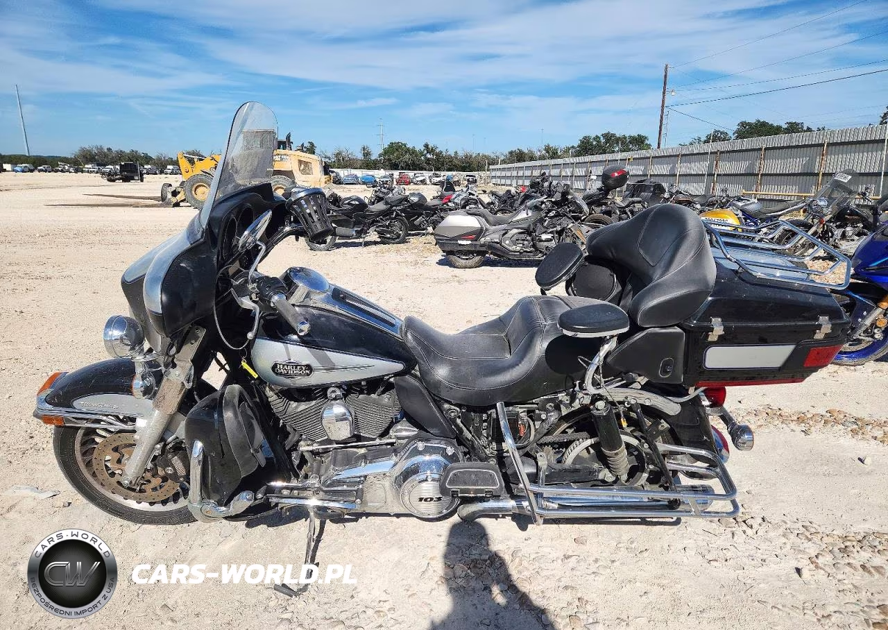 2013 Harley-Davidson Flhtcu Ultra Classic Electra Glide VIN:1HD1FCM17DB669799 - 3