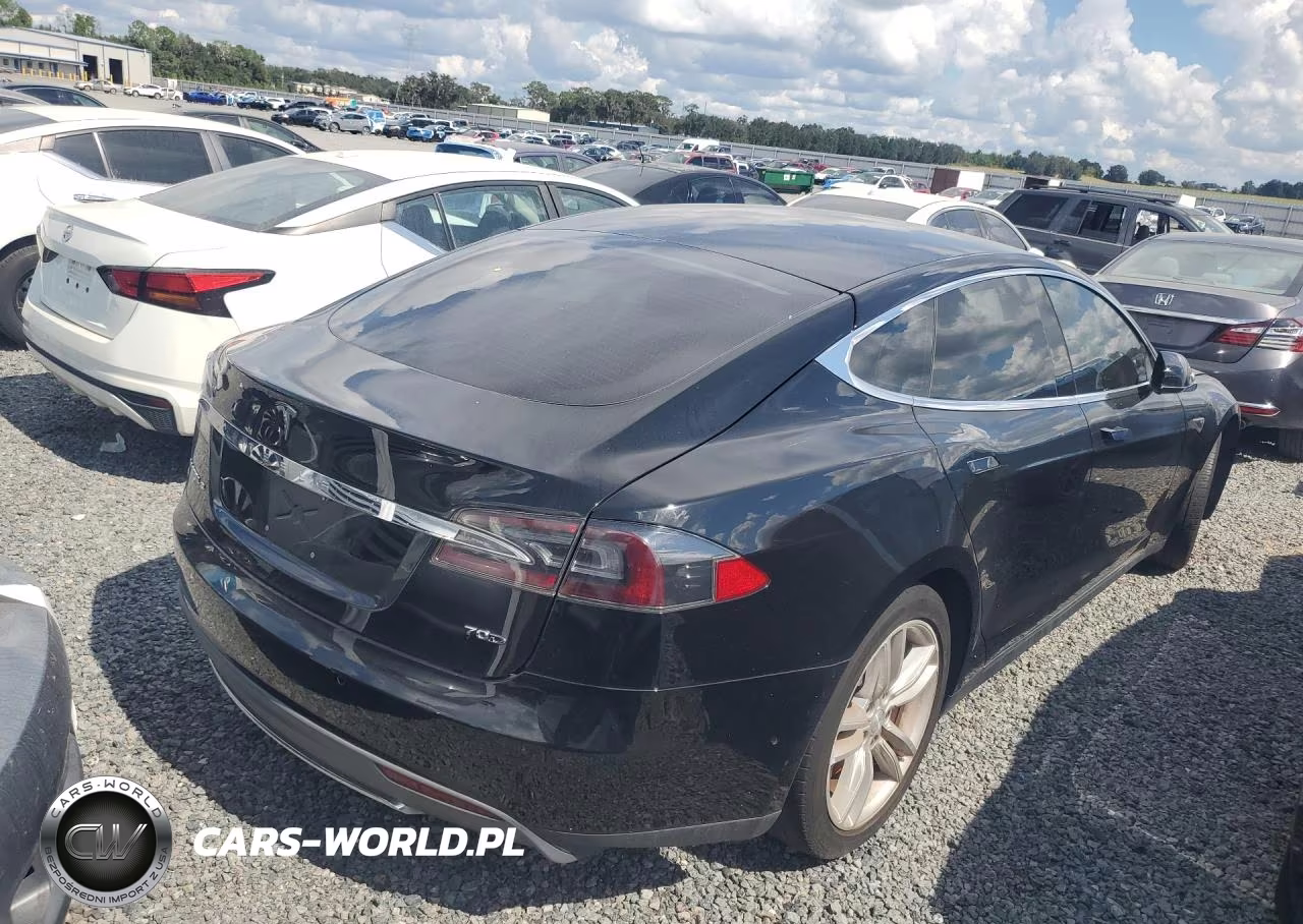 2015 Tesla Model S 70D VIN:5YJSA1S28FF085819 - 3