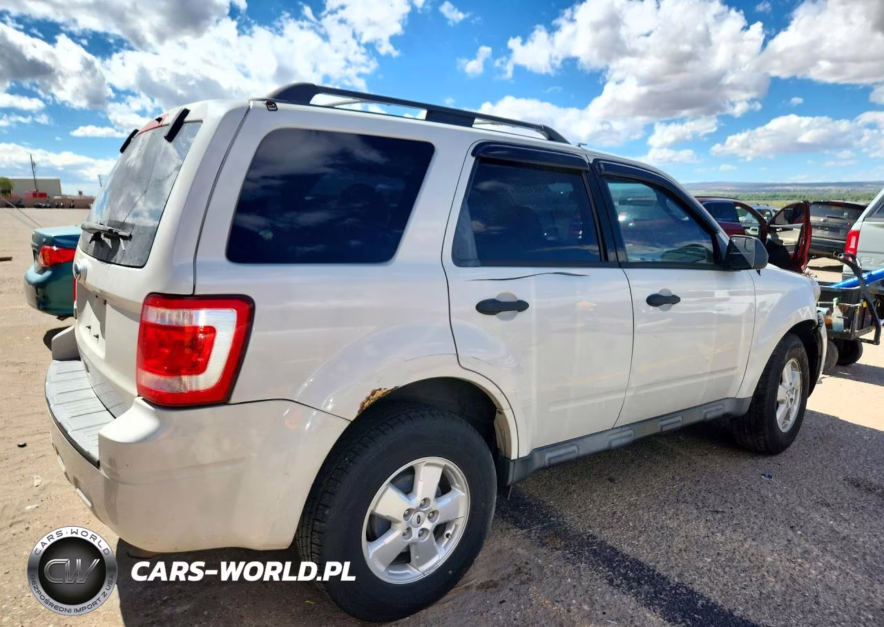 2010 Ford Escape Xlt VIN:1FMCU9D70AKB43626 - 3